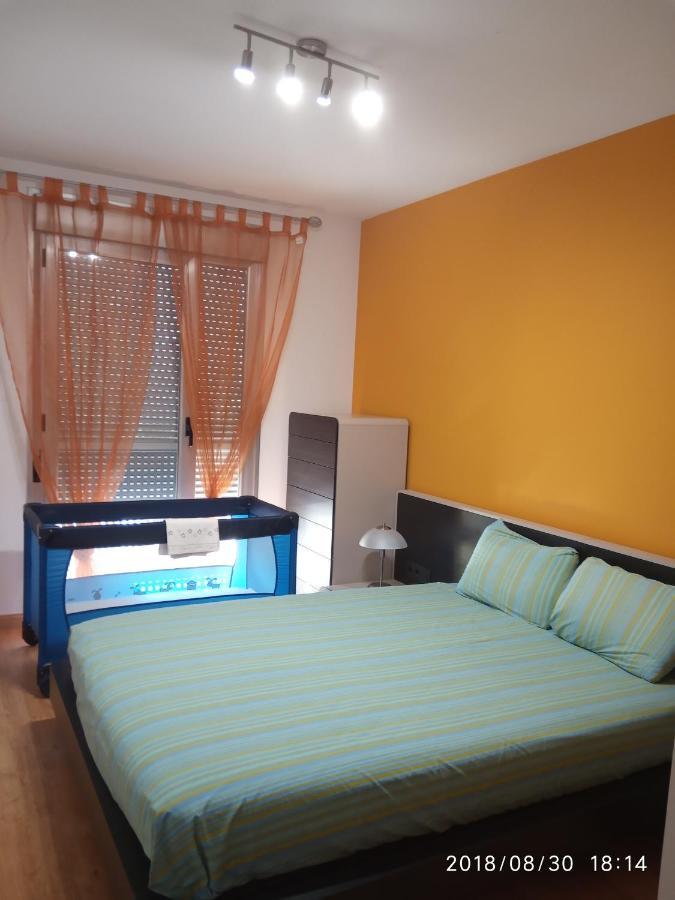 Ferienwohnung Apartamento Los Lirios Logroño Exterior foto