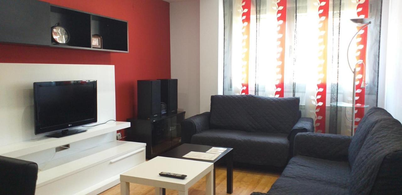 Ferienwohnung Apartamento Los Lirios Logroño Exterior foto