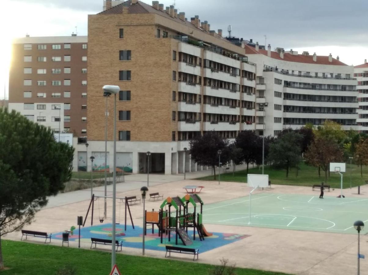 Ferienwohnung Apartamento Los Lirios Logroño Exterior foto